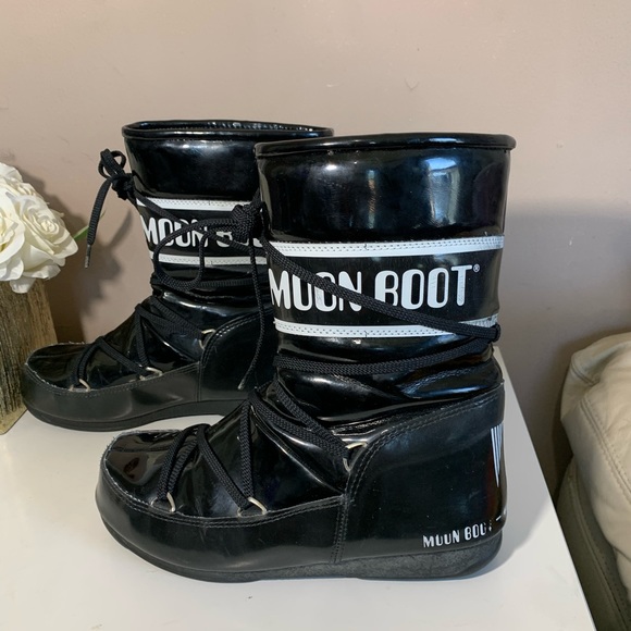 SOLD TECNICA THE ORIGINAL MOON BOOTS Patent - Picture 2 of 10